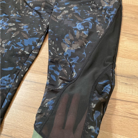 RAG | Women’s High Waist Athletic Cropped Leggings - Picture 3 of 4